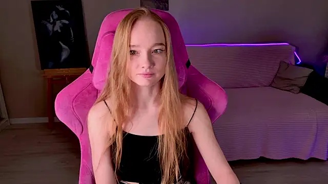 Snapshot of Shawty_Mia chatting on November 9, 1:15 pm Shawty Mia online show from November 9, 1:15 pm