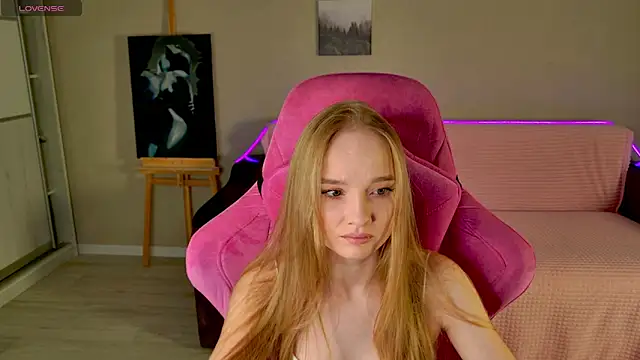 Snapshot of Shawty_Mia chatting on November 15, 11:25 am Shawty Mia online show from November 15, 11:25 am