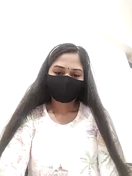 Green LaDY66 online show from November 26, 10:26 am