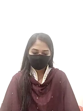 Green LaDY66 online show from November 18, 10:29 am