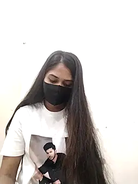 Green LaDY66 online show from November 13, 7:45 am