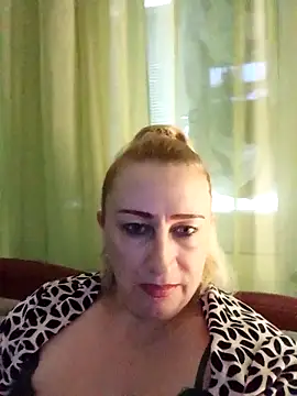 Snapshot of Esenia505 chatting on November 10, 11:26 am Esenia505 online show from November 10, 11:26 am