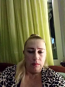 Snapshot of Esenia505 chatting on November 15, 1:37 pm Esenia505 online show from November 15, 1:37 pm