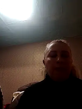 Snapshot of Esenia505 chatting on October 29, 2:16 pm Esenia505 online show from October 29, 2:16 pm