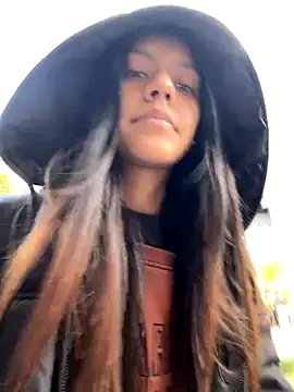 angelaalovee online show from November 6, 1:04 pm