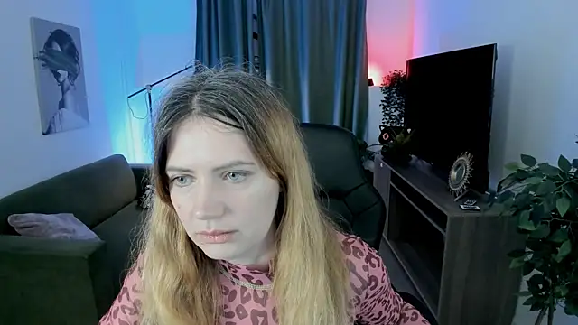 Snapshot of AleksaLaurent chatting on October 30, 6:01 am AleksaLaurent online show from October 30, 6:01 am