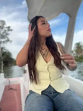 AshleyWinslow online show from April 14, 8:14 pm