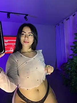 Snapshot of Sara-215 chatting on November 16, 5:34 am Sara-215 online show from November 16, 5:34 am