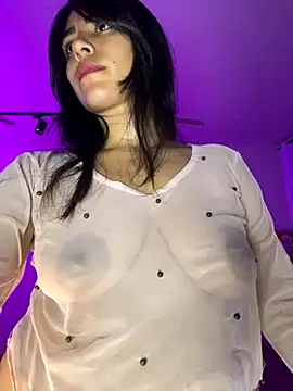 Snapshot of Sara-215 chatting on November 23, 6:12 am Sara-215 online show from November 23, 6:12 am