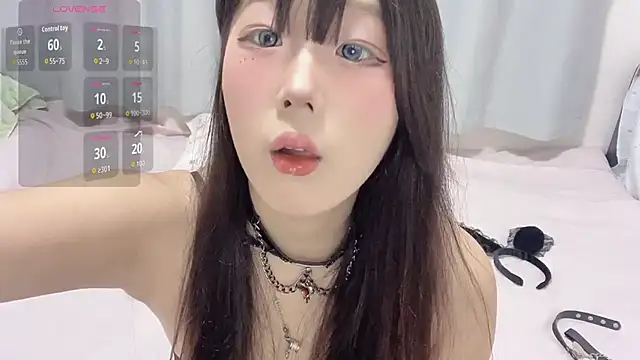 Snapshot of zhnlky chatting on November 10, 2:11 pm zhnlky online show from November 10, 2:11 pm