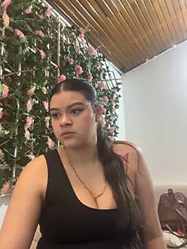 Snapshot of Tharafresneda_ chatting on October 31, 4:47 pm Tharafresneda online show from October 31, 4:47 pm