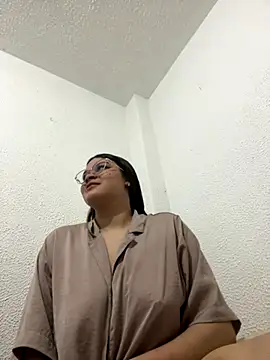 Snapshot of Tharafresneda_ chatting on November 18, 3:54 am Tharafresneda online show from November 18, 3:54 am