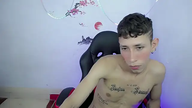 Snapshot of The_latin_boy chatting on November 17, 7:18 pm The latin boy online show from November 17, 7:18 pm