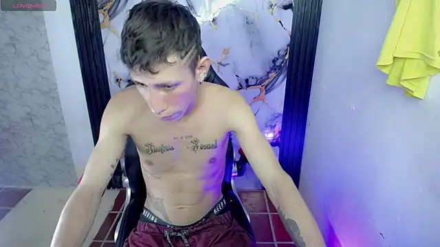 Snapshot of The_latin_boy chatting on November 29, 7:58 pm The latin boy online show from November 29, 7:58 pm