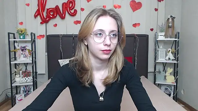 TracyLll online show from February 20, 6:19 am