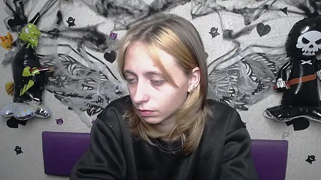 Snapshot of TracyLll chatting on October 29, 2:38 pm TracyLll online show from October 29, 2:38 pm