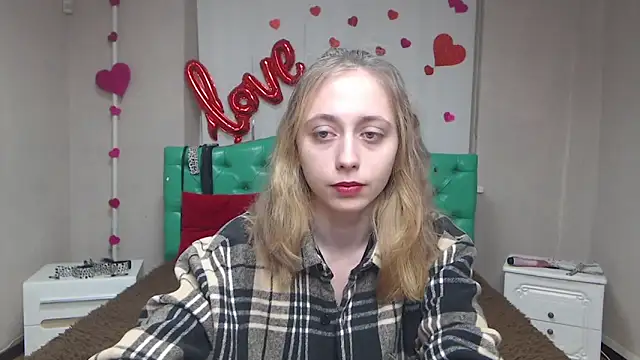 TracyLll online show from February 8, 6:11 am