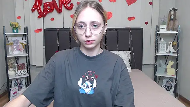 TracyLll online show from March 1, 6:13 am