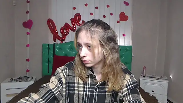 TracyLll online show from February 9, 9:51 am