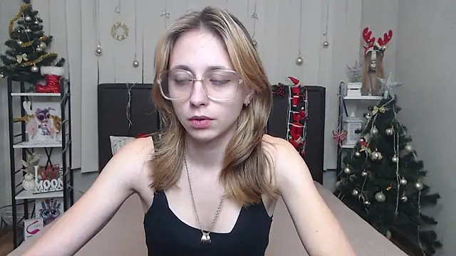 TracyLll online show from January 8, 6:41 am