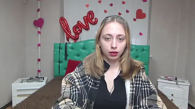 TracyLll online show from February 10, 7:29 am