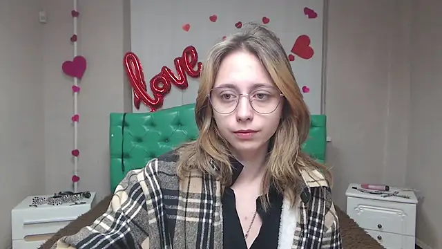 TracyLll online show from February 16, 6:34 am