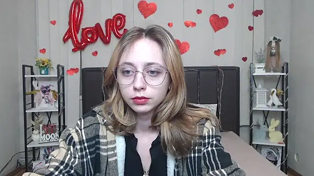 TracyLll online show from February 21, 6:59 am