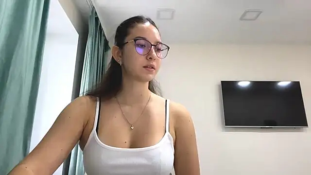 Snapshot of Allisgree chatting on October 31, 7:16 am Allisgree online show from October 31, 7:16 am