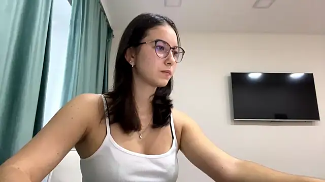 Snapshot of Allisgree chatting on November 7, 9:58 am Allisgree online show from November 7, 9:58 am