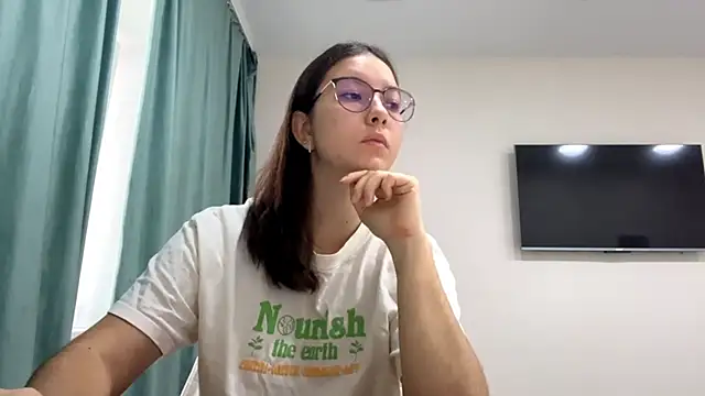 Snapshot of Allisgree chatting on November 20, 7:20 am Allisgree online show from November 20, 7:20 am