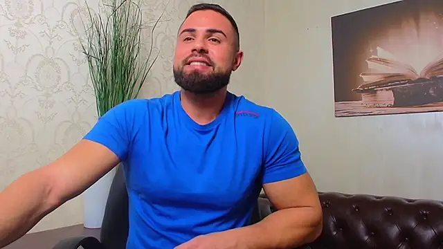 Snapshot of HayesWood chatting on December 1, 6:03 am HayesWood online show from December 1, 6:03 am