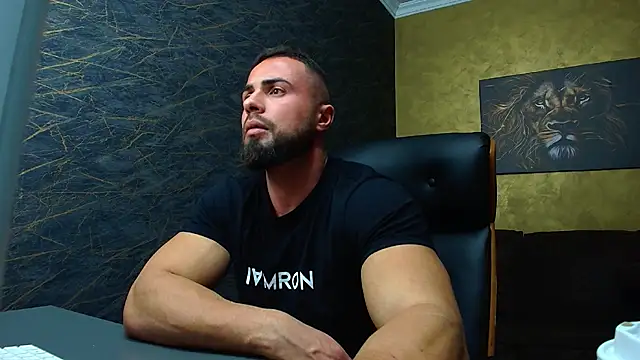 Snapshot of HayesWood chatting on November 6, 5:55 am HayesWood online show from November 6, 5:55 am