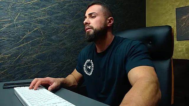 Snapshot of HayesWood chatting on November 14, 5:44 am HayesWood online show from November 14, 5:44 am