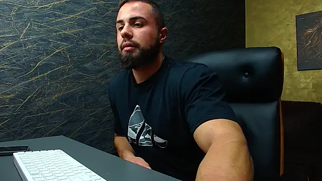 Snapshot of HayesWood chatting on November 13, 5:55 am HayesWood online show from November 13, 5:55 am