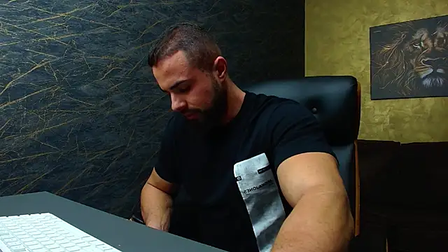 Snapshot of HayesWood chatting on November 15, 5:55 am HayesWood online show from November 15, 5:55 am