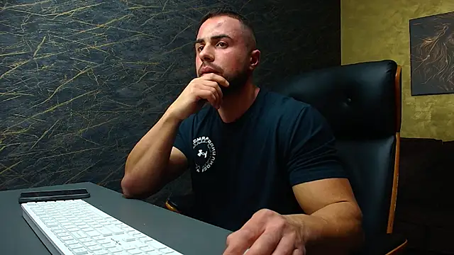 Snapshot of HayesWood chatting on November 4, 5:44 am HayesWood online show from November 4, 5:44 am