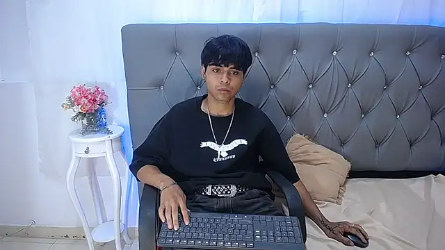 Snapshot of TonnyHawk707 chatting on October 29, 12:48 pm TonnyHawk707 online show from October 29, 12:48 pm