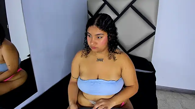 Snapshot of catty-123 chatting on November 28, 4:23 am catty-123 online show from November 28, 4:23 am