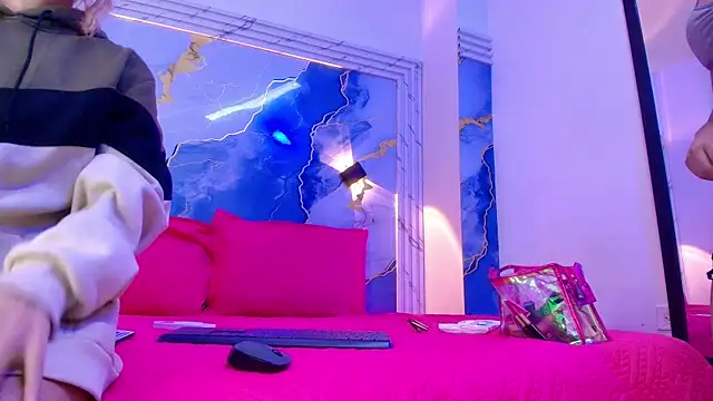 Snapshot of Girls_from_medellin chatting on November 26, 3:17 am Girls from medellin online show from November 26, 3:17 am