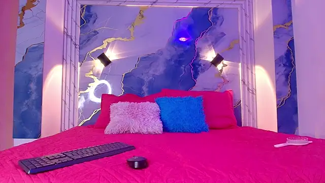 Snapshot of Girls_from_medellin chatting on November 18, 3:10 am Girls from medellin online show from November 18, 3:10 am