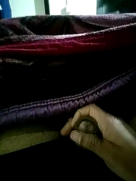 female hunterr online show from December 14, 6:46 pm