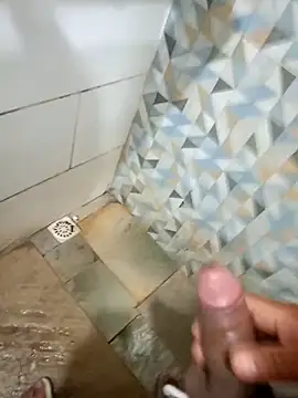 Lucaslgusto01835 online show from May 17, 8:47 am