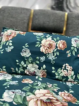 Heena Sharma982 online show from April 5, 6:03 pm