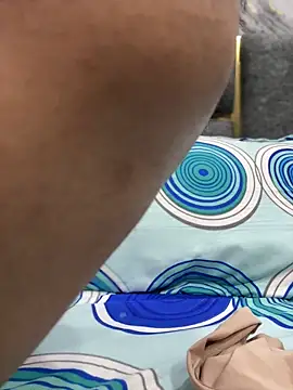 Heena Sharma982 online show from April 17, 7:06 pm