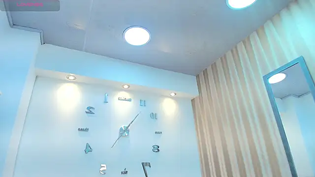 KamyGlam online show from March 6, 8:04 pm