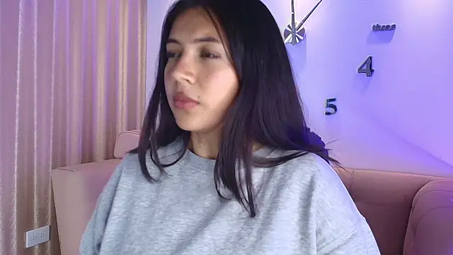 KamyGlam online show from February 6, 7:54 pm