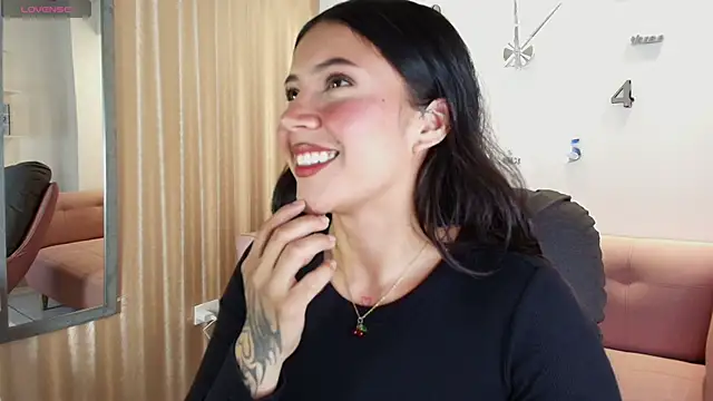 KamyGlam online show from February 7, 8:06 pm