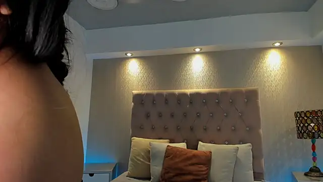 KamyGlam online show from April 16, 8:20 pm