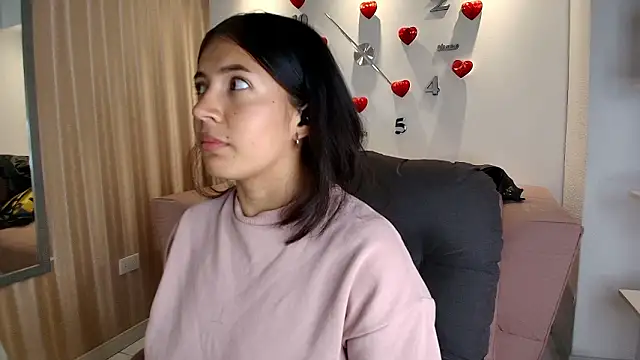 KamyGlam online show from March 3, 8:05 pm