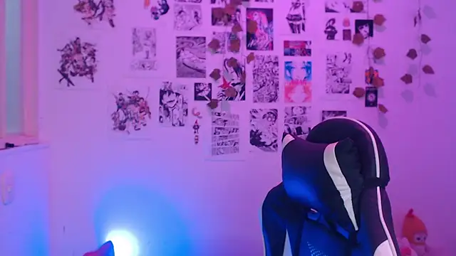 Snapshot of reiko_doll chatting on November 1, 1:34 am reiko doll online show from November 1, 1:34 am